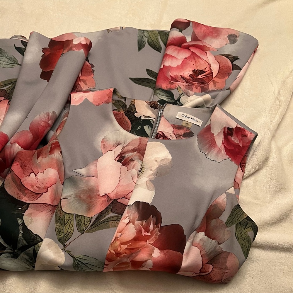 Calvin Klein•Size 10•Sleeveless•Floral Dress•